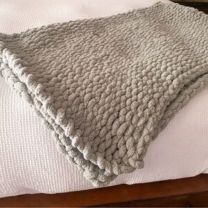 Sage chunky hand knit blanket